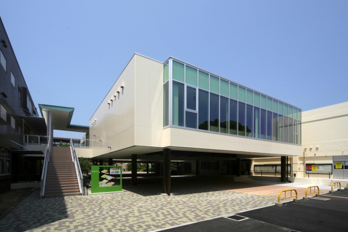 香川大学図書館改修・交流プラザ外観